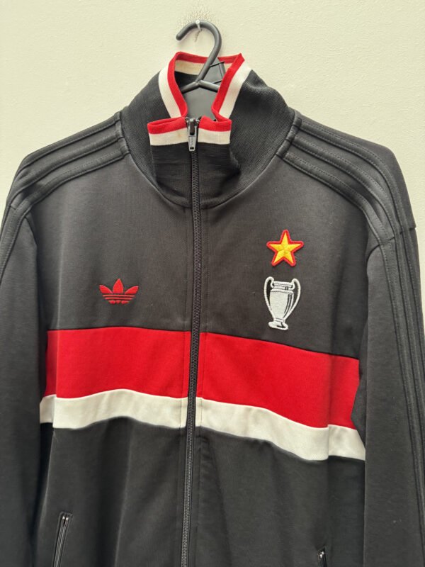 Campera Milán Adidas Originals Talle S (52 x 67 cm)